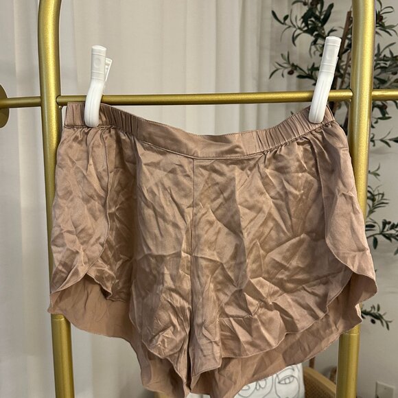 LUNYA - Silk Tulip Back Set - Picture 4 of 6